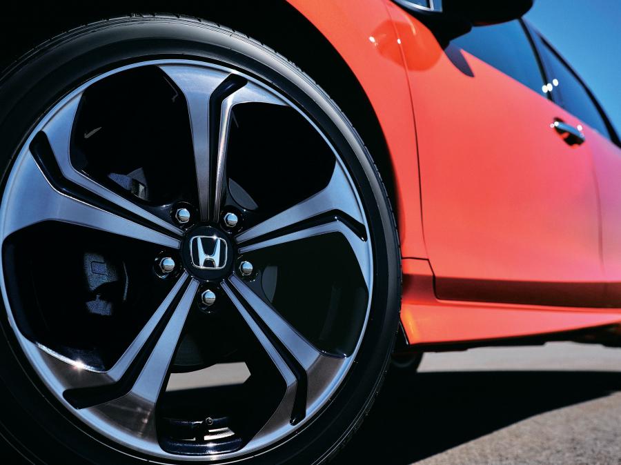 Колеса Honda Jade RS 2018 года  (JP) (фото 11 из 13)